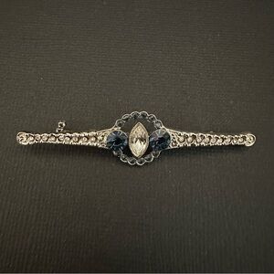 3/$24 💚Elegant Silver and Blue Brooch Bar Pin Vintage